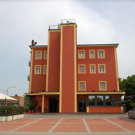 Hotel Aquila Castelfranco Emilia Exteriör bild