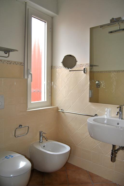 Hotel Aquila Castelfranco Emilia Rum bild