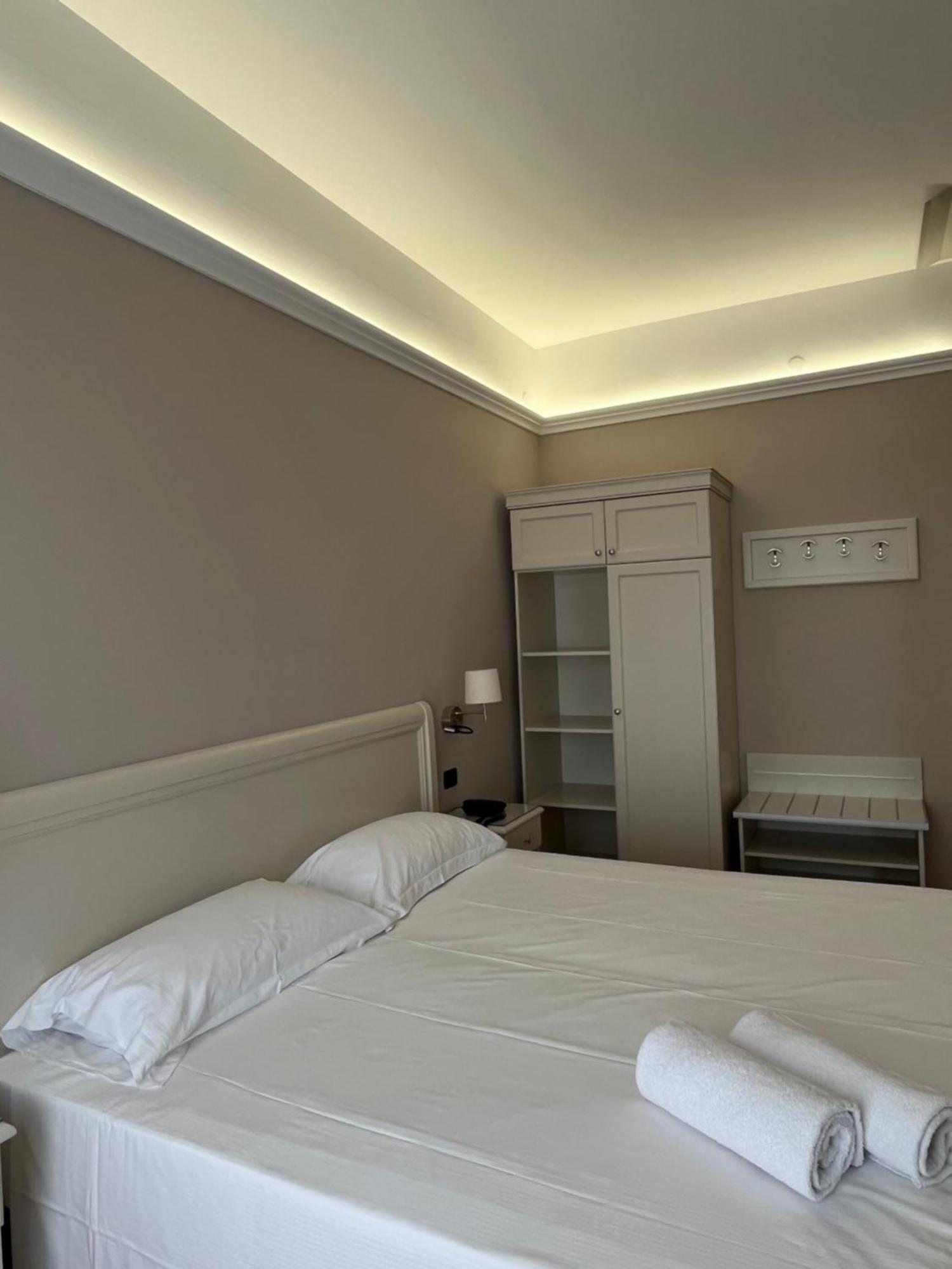 Hotel Aquila Castelfranco Emilia Exteriör bild