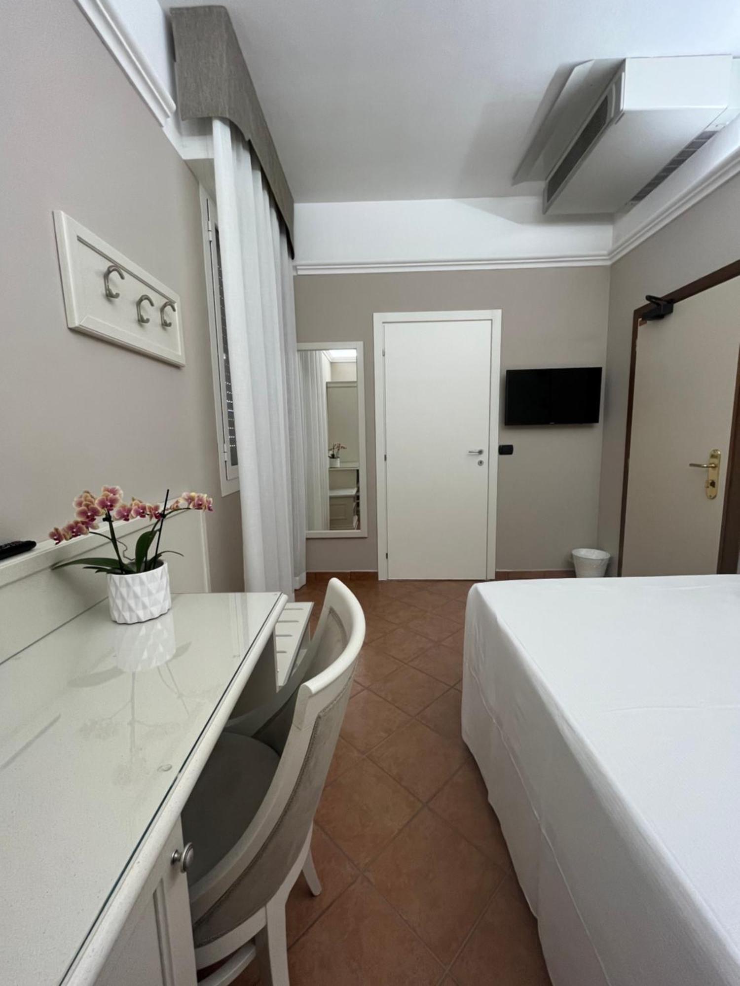 Hotel Aquila Castelfranco Emilia Exteriör bild