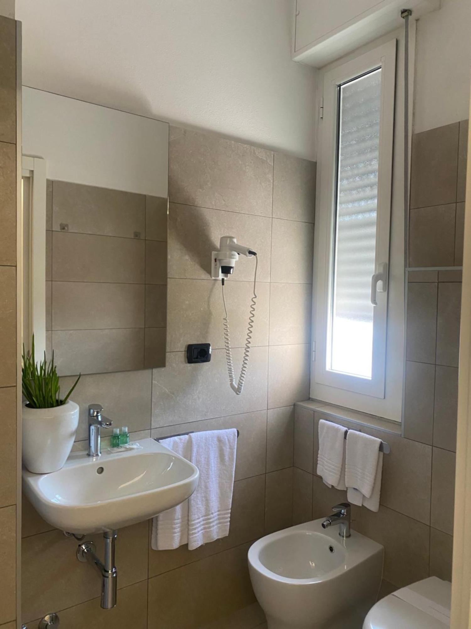 Hotel Aquila Castelfranco Emilia Exteriör bild