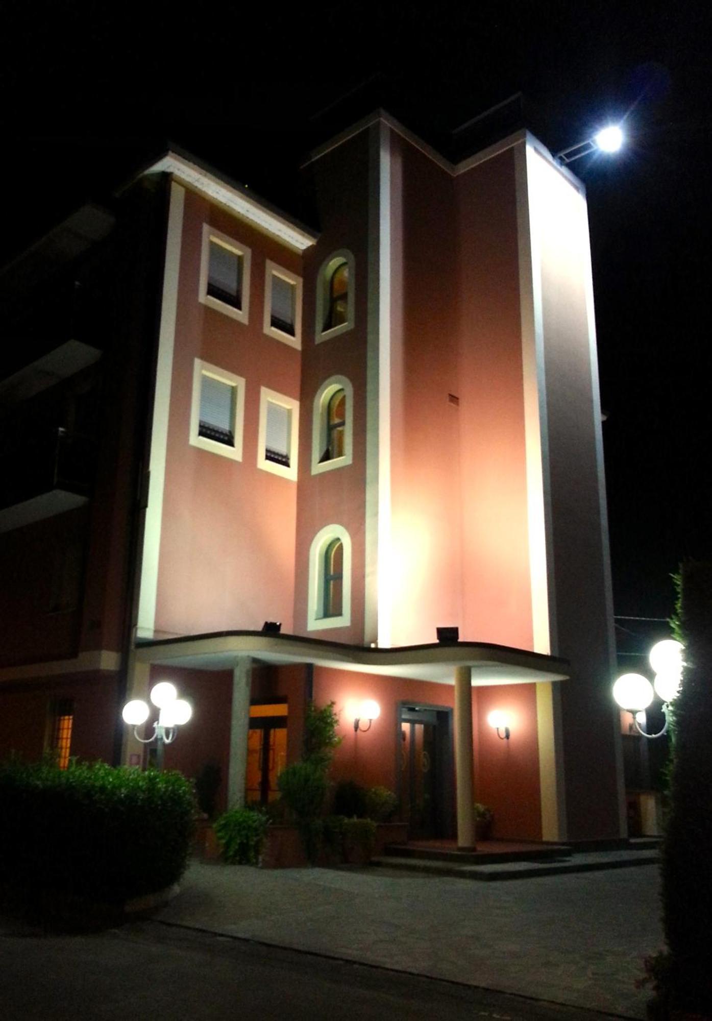 Hotel Aquila Castelfranco Emilia Exteriör bild