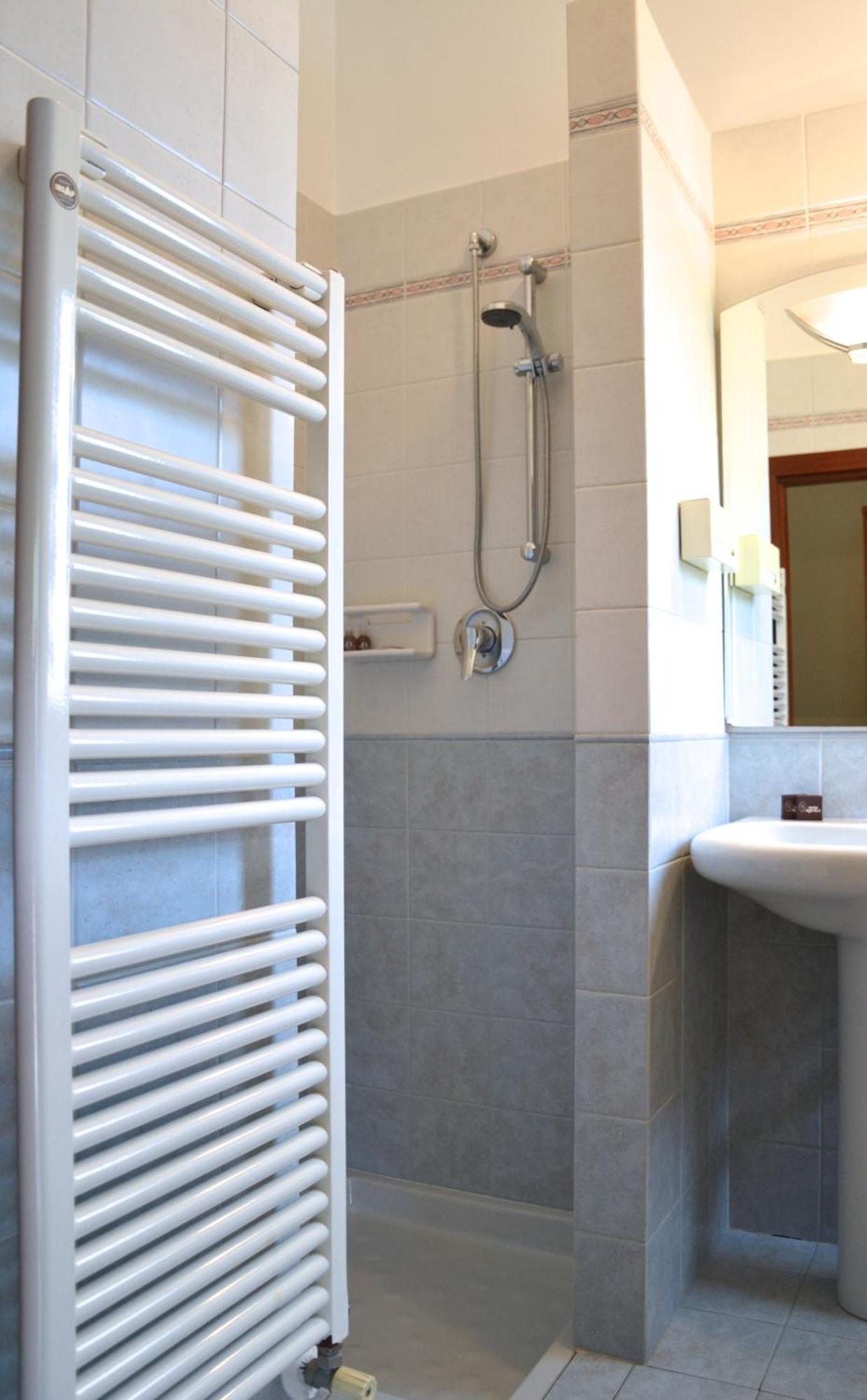Hotel Aquila Castelfranco Emilia Rum bild