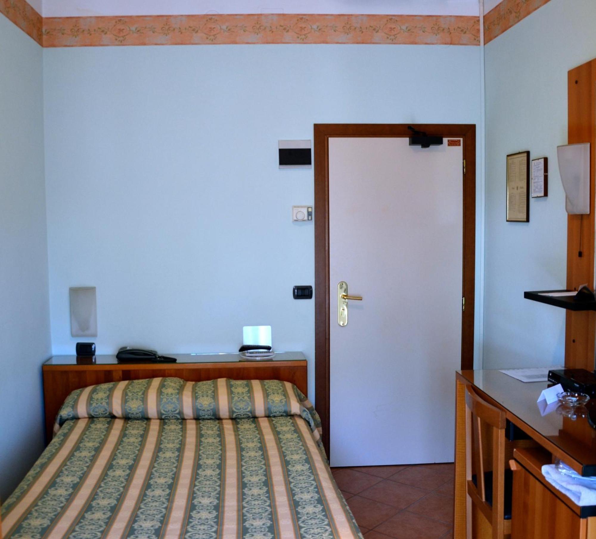 Hotel Aquila Castelfranco Emilia Rum bild