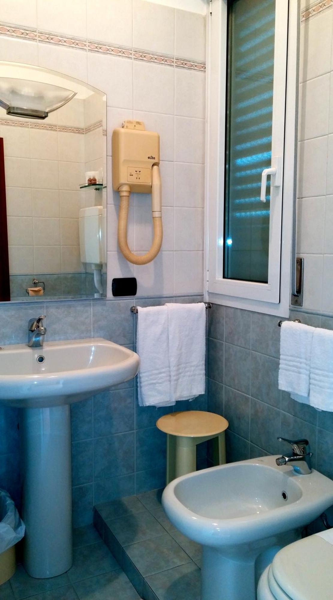 Hotel Aquila Castelfranco Emilia Rum bild